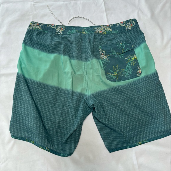 Bathing suit.  Board shorts - Picture 2 of 2